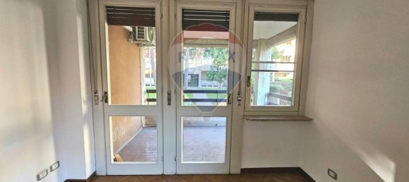 3-salle Appartement à Pavia, Italy No. 57510 8