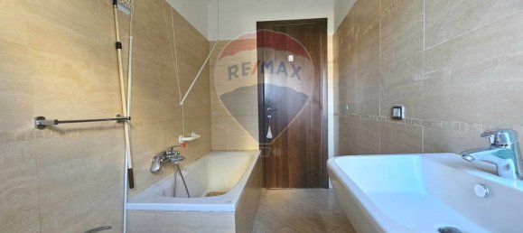 3-salle Appartement à Pavia, Italy No. 57510 14