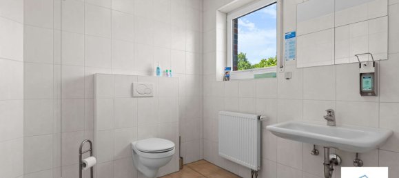 Oficina de 17 habitaciónes en Leer, Germany No. 242276 32