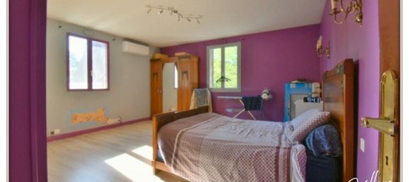 Moradia em banda T2 em Chateaumeillant, France N.º 250979 9