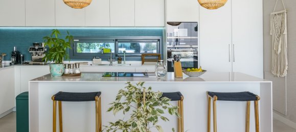 5 bedrooms Villa in Marbella, Spain No. 4673 17