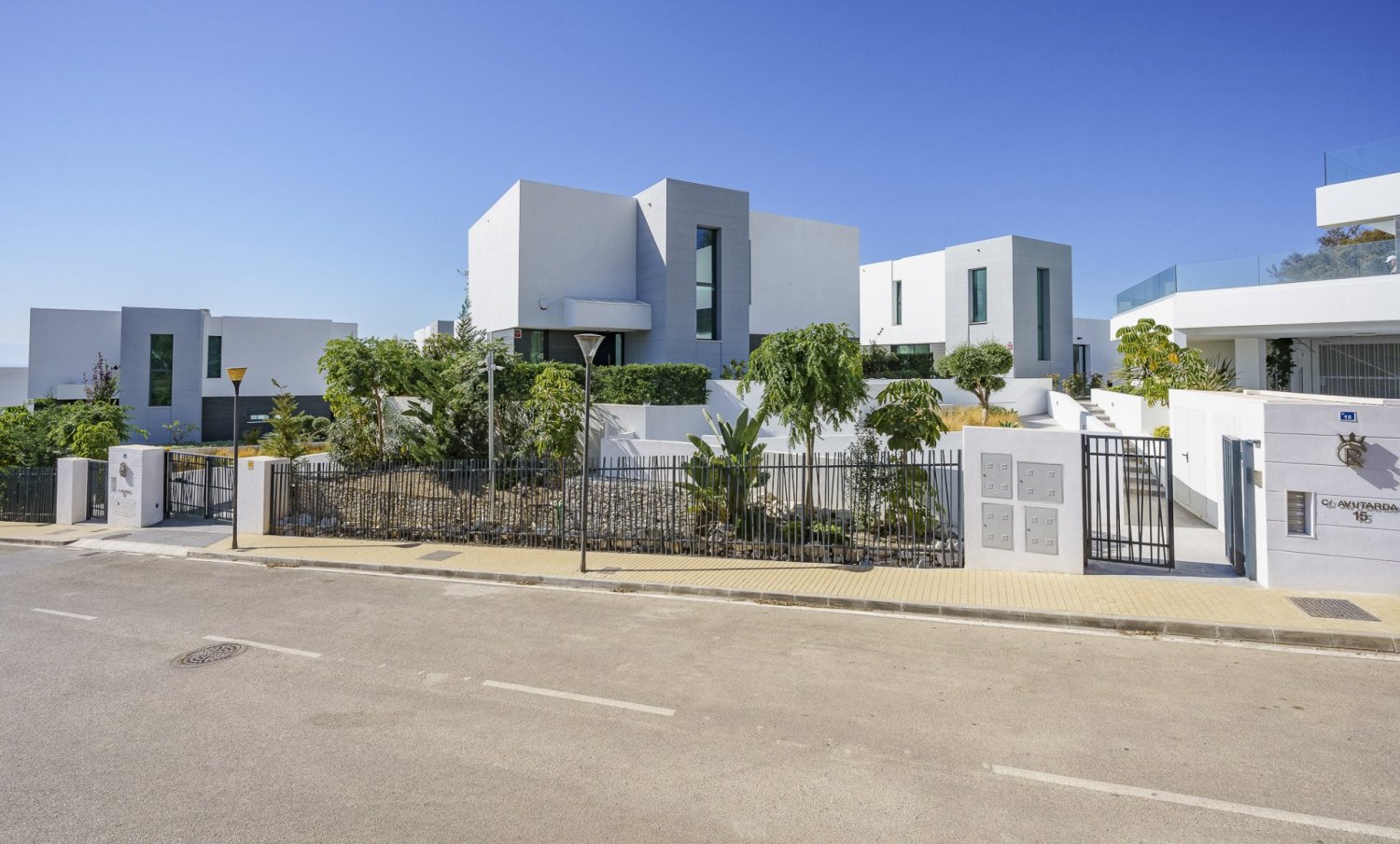 5 bedrooms Villa in Marbella, Spain No. 4673