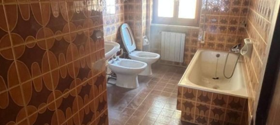 Квартира с 6 спальнями в Куарту Сант'Элена, Италия № 334263 16