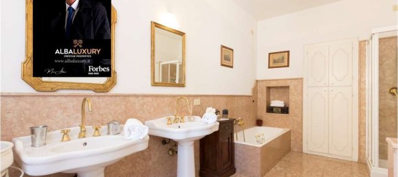 4 bedrooms Building in Massa, Italy No. 164487 19