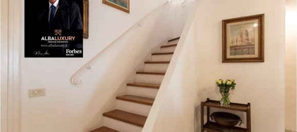 4 bedrooms Building in Massa, Italy No. 164487 17