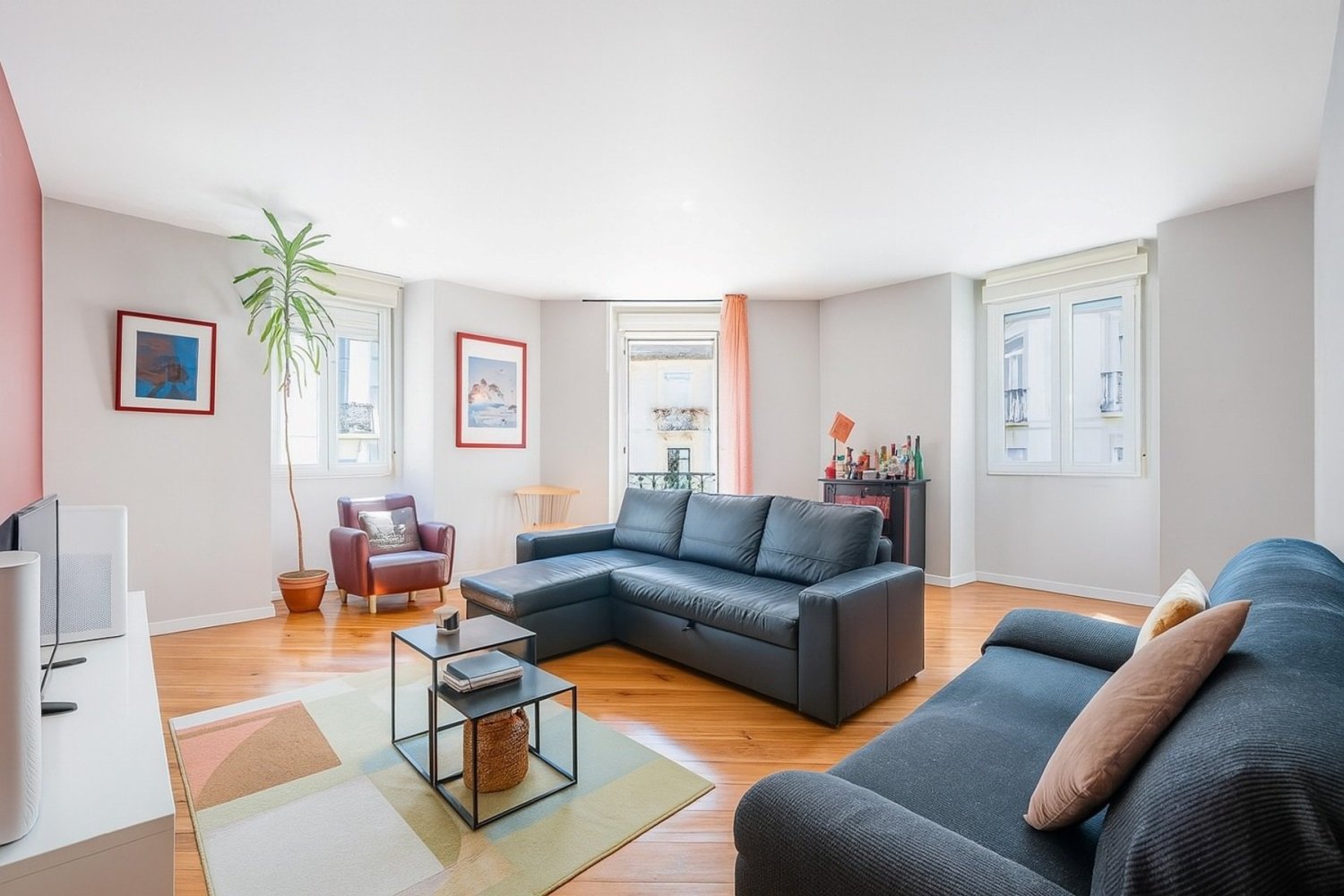 4 bedrooms Apartment in Lisbon, Portugal No. 191092