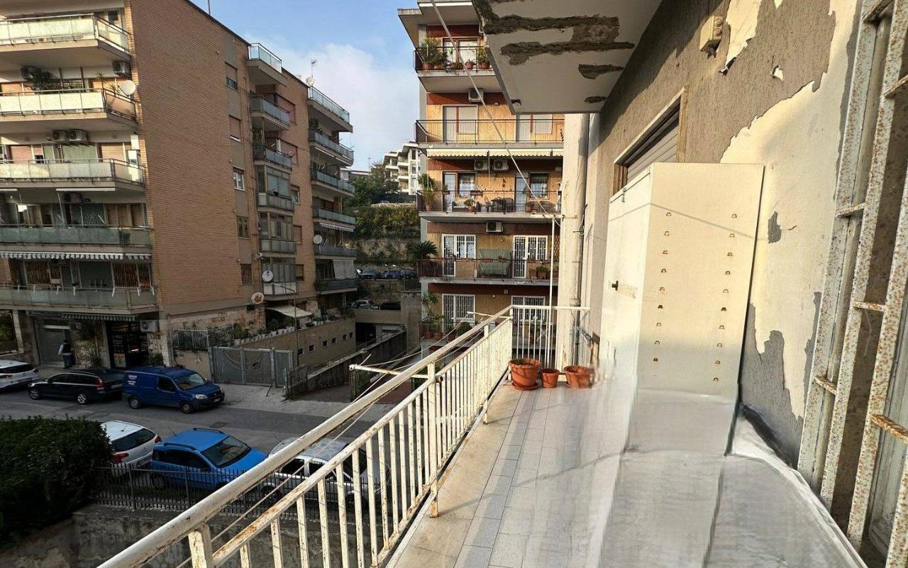 4 rooms Apartment in Naples, Italy No. 167253