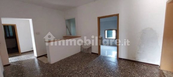 4 bedrooms Apartment in Arezzo, Italy No. 204858 7