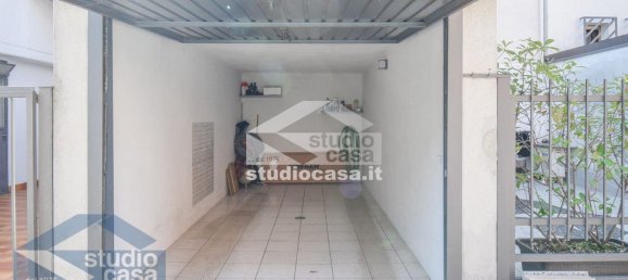 5 bedrooms Villa in Lodi, Italy No. 373820 16