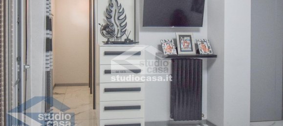 5 bedrooms Villa in Lodi, Italy No. 373820 28