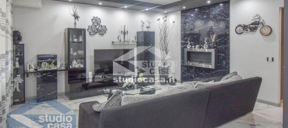 5 bedrooms Villa in Lodi, Italy No. 373820 18