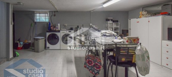 5 bedrooms Villa in Lodi, Italy No. 373820 12