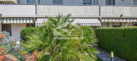 5 bedrooms Villa in Lodi, Italy No. 373820 2