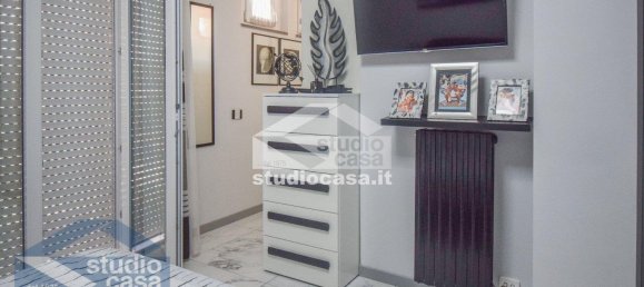 5 bedrooms Villa in Lodi, Italy No. 373820 27