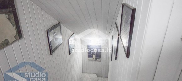 5 bedrooms Villa in Lodi, Italy No. 373820 11