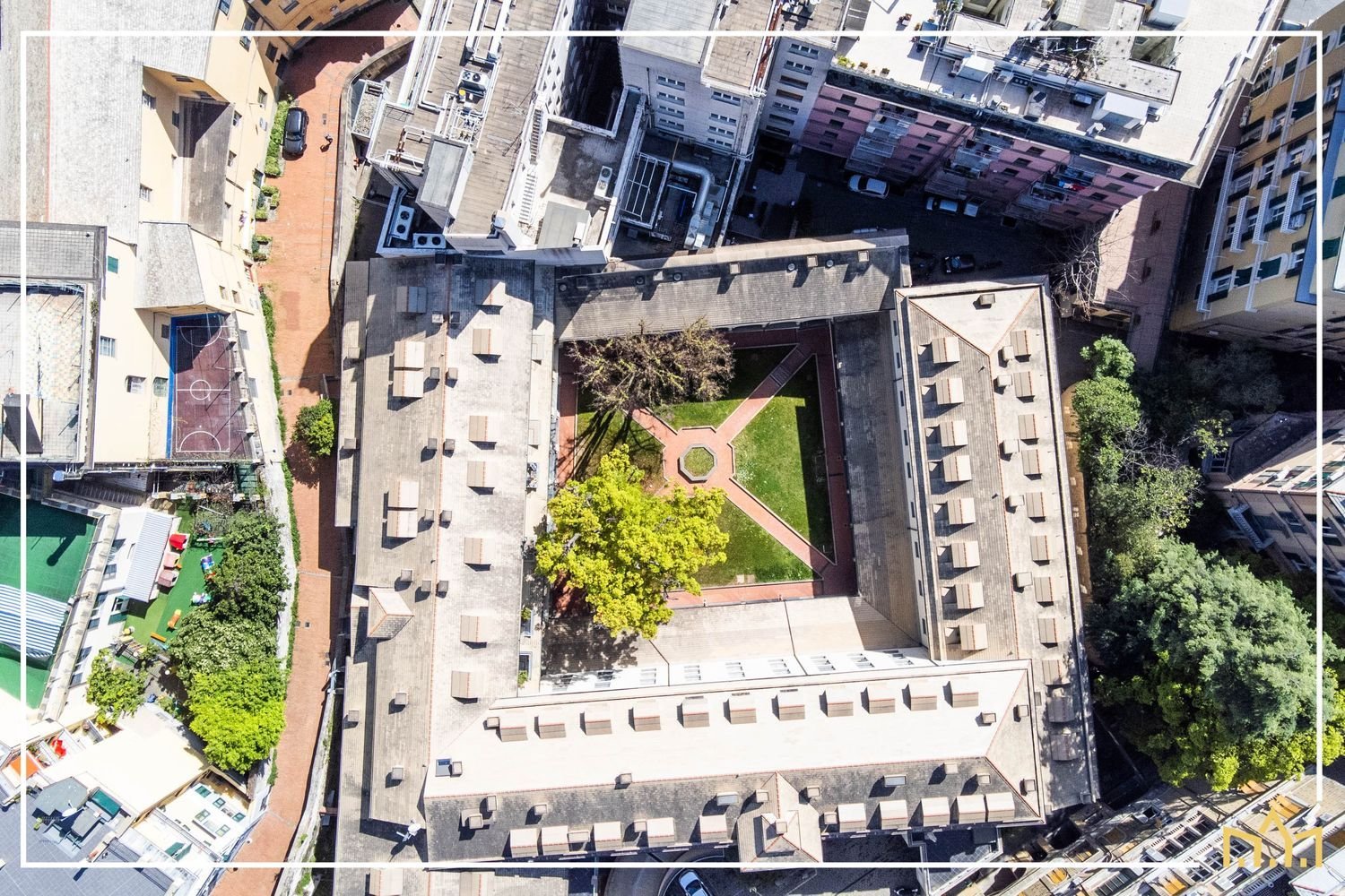 4 rooms Apartment in Genoa, Italy No. 35845