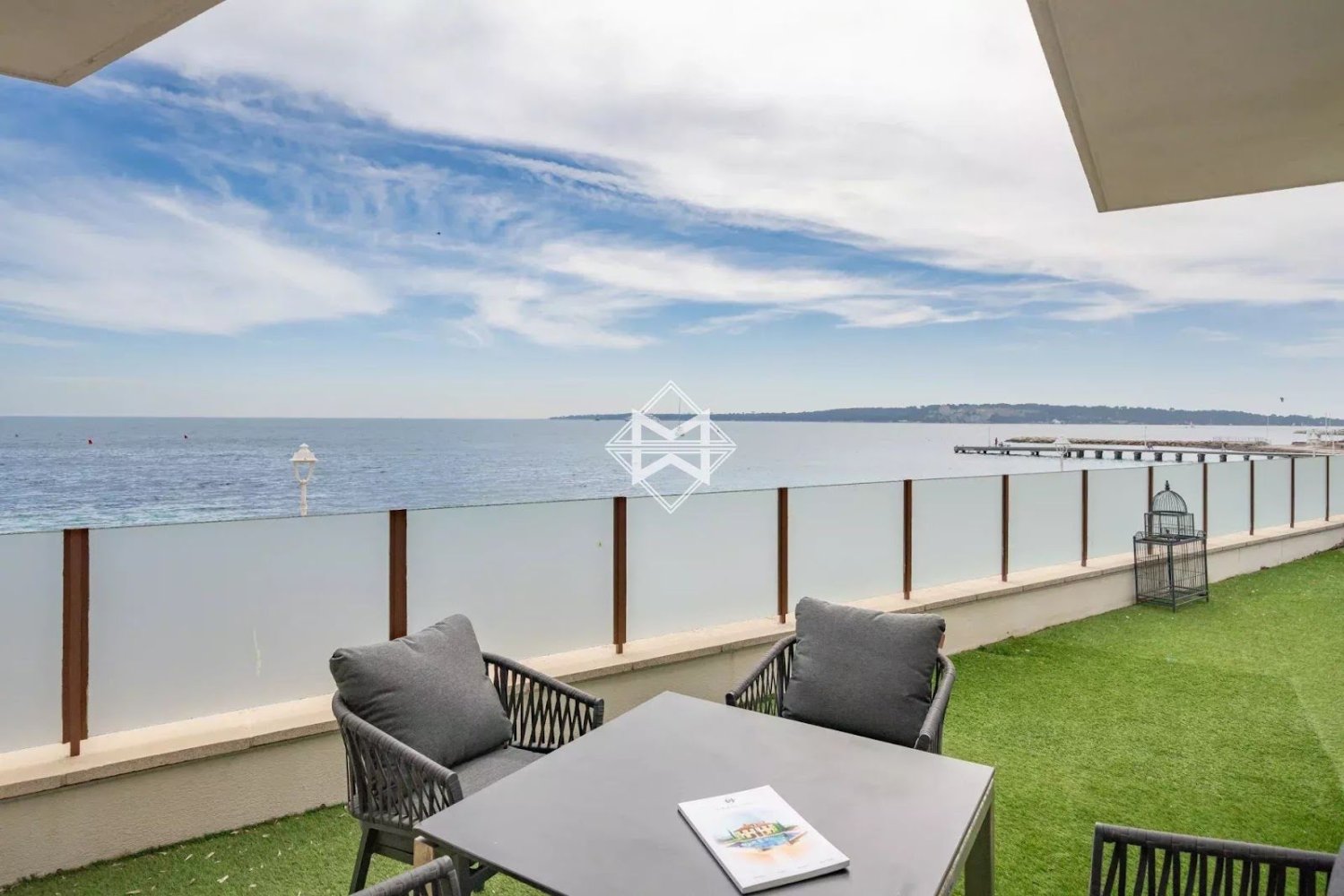 5 bedrooms Apartment in Cannes, France No. 202595