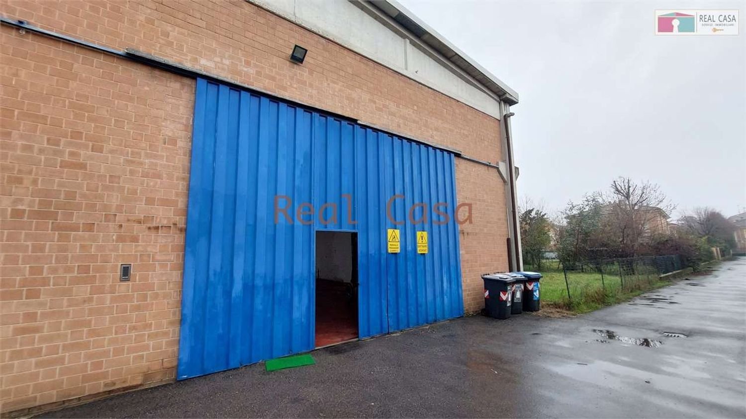 Склад 560м² в Модена, Италия № 333343