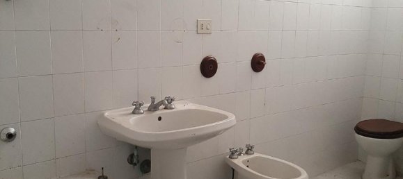 Квартира с 2 комнатами в Монтеварки, Италия № 233038 8