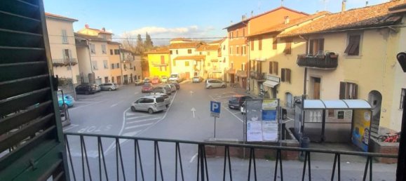 Квартира с 2 комнатами в Монтеварки, Италия № 233038 4