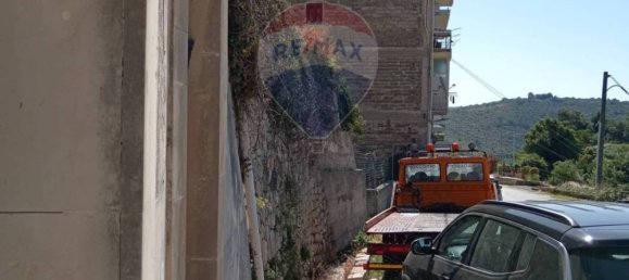 4 Schlafzimmer Haus in Ferla, Italy, Nr. 301842 3