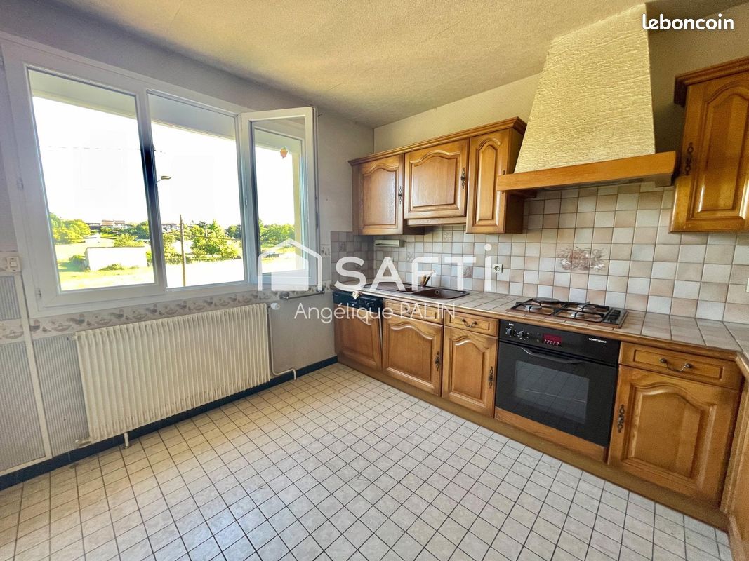 4 Schlafzimmer Haus in Sainte-Menehould, France, Nr. 338424