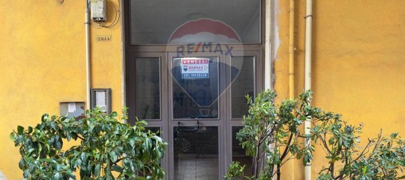 3 rooms Apartment in Naples, Italy No. 327911 2