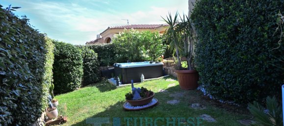 2-salle Appartement à Olbia, Italy No. 289369 11