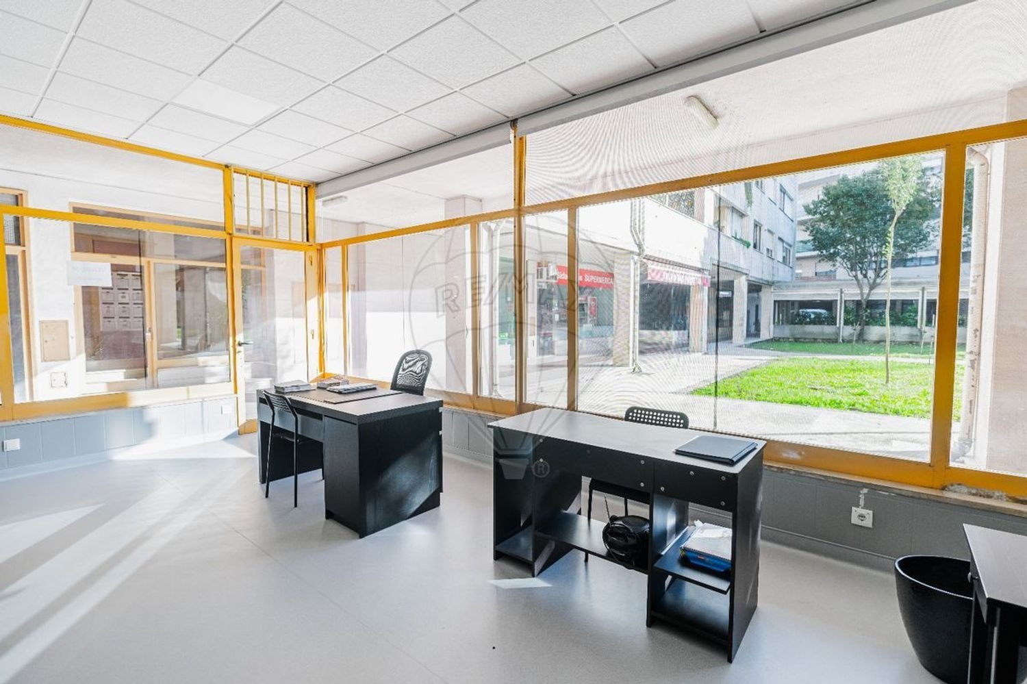 32m² Commercial property in Braga, Portugal No. 35014