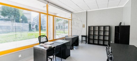 32m² Commercial property in Braga, Portugal No. 35014 5