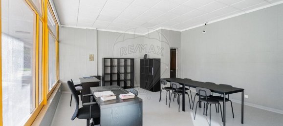 32m² Commercial property in Braga, Portugal No. 35014 7