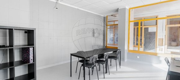 32m² Commercial property in Braga, Portugal No. 35014 6