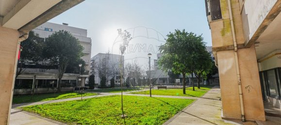 32m² Commercial property in Braga, Portugal No. 35014 10