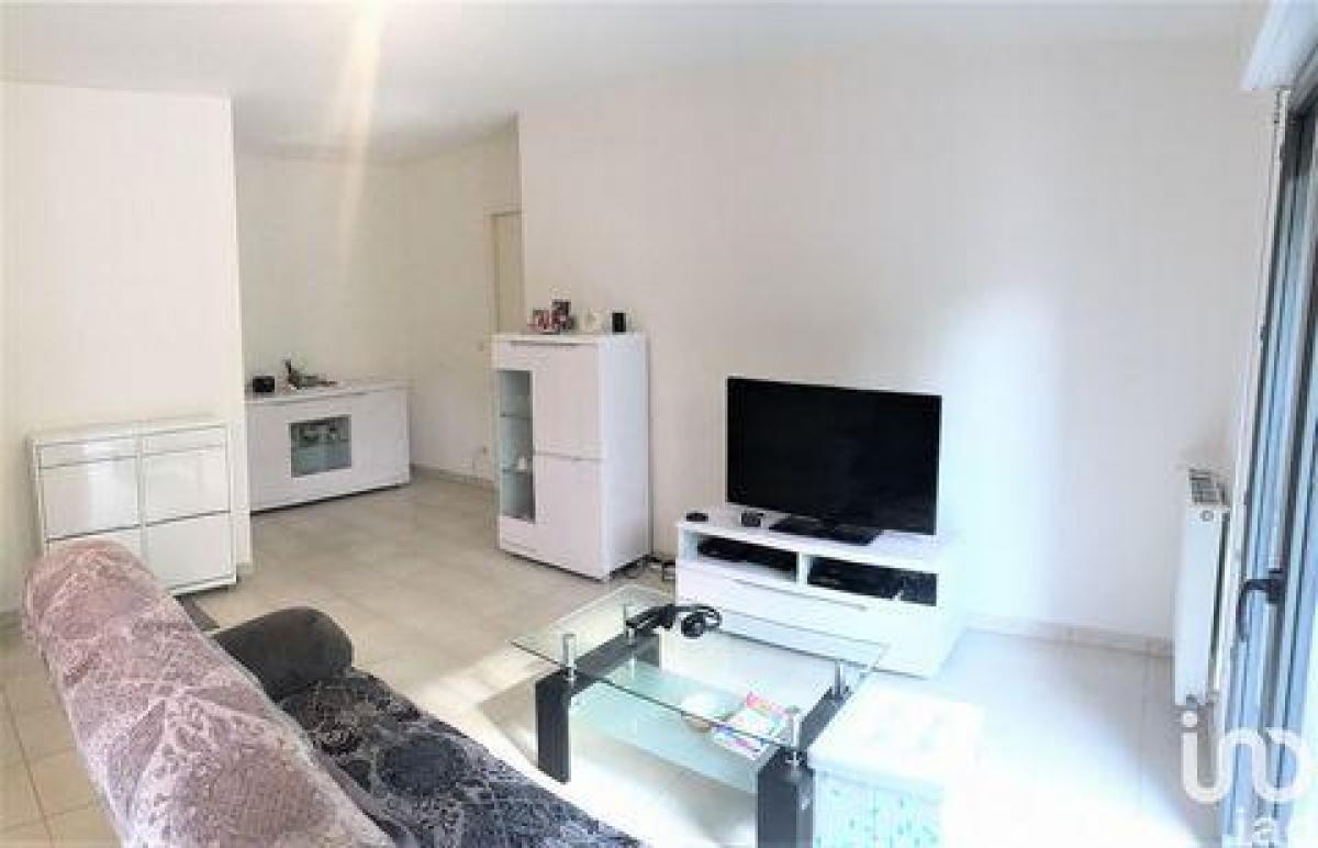 2 bedrooms Condo in Melun, France No. 35697