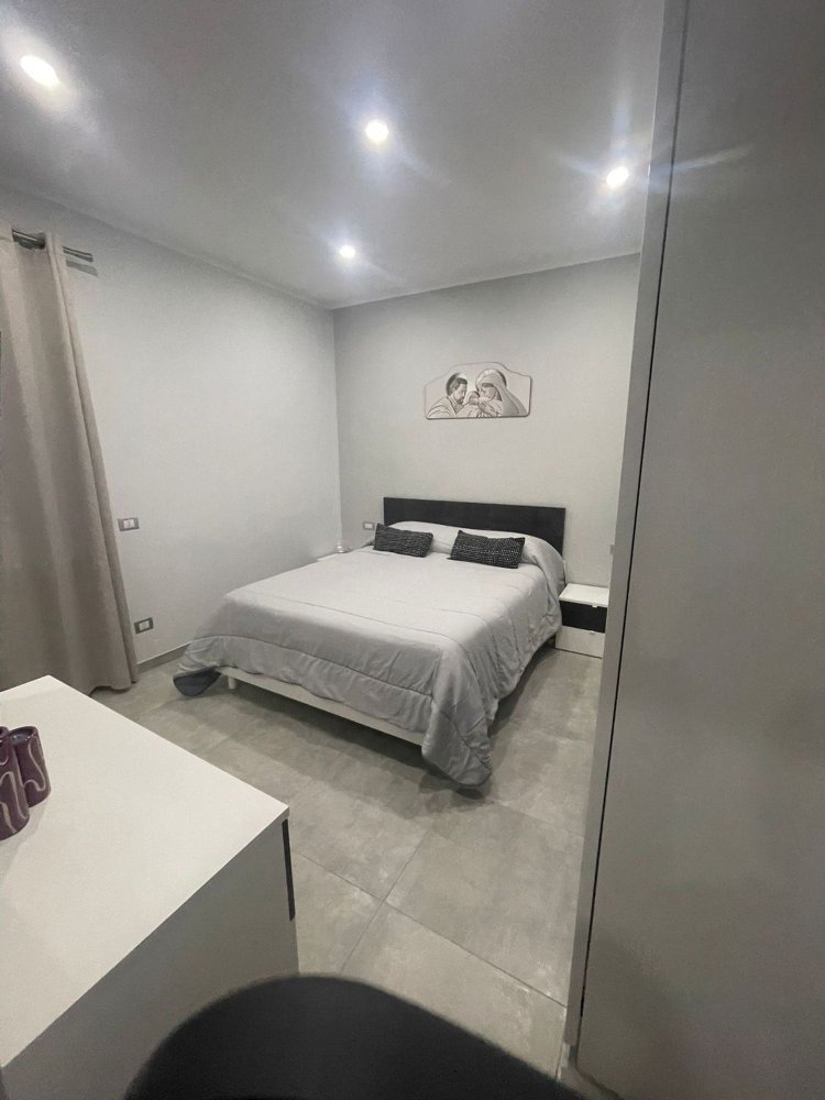 5-Zimmer Wohnung in Naples, Italy, Nr. 11081