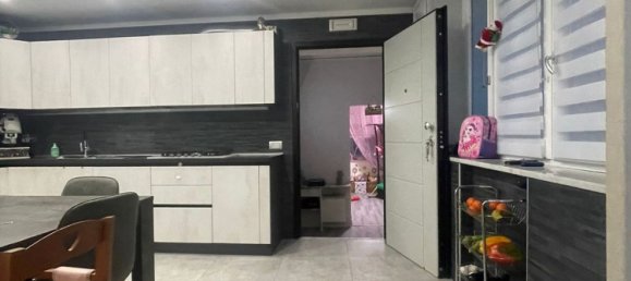 5-Zimmer Wohnung in Naples, Italy, Nr. 11081 8