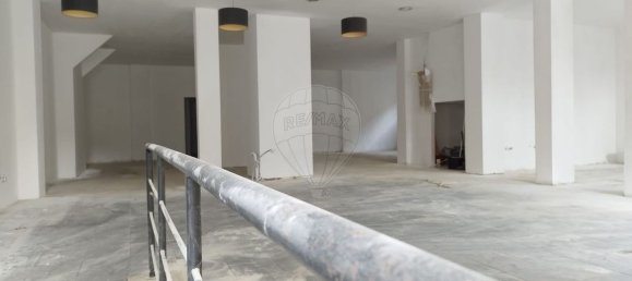 205m² Commercial property in Sintra, Portugal No. 97473 8