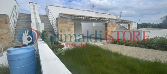 2 bedrooms Villa in Campi Salentina, Italy No. 329358 2