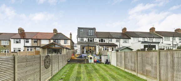 Коммерческая недвижимость с 4 спальнями в Бекенхэм, Великобритания № 962 20