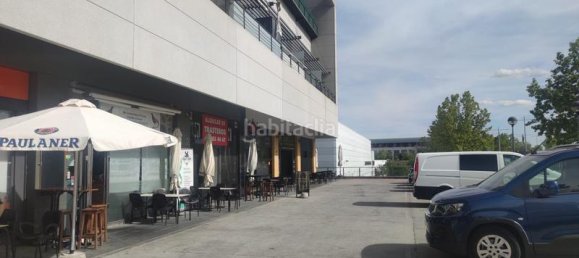98m² Commercial property in Tres Cantos, Spain No. 133357 3