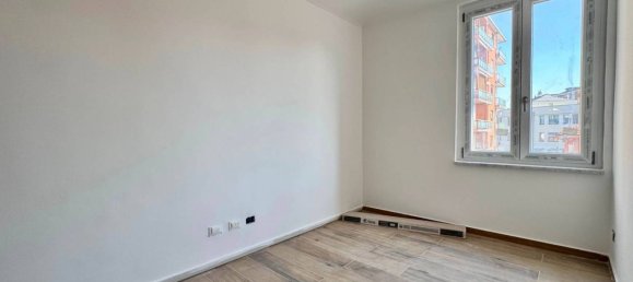 2 bedrooms Apartment in Nichelino, Italy No. 13865 10