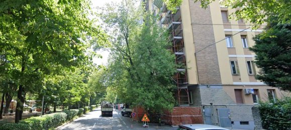 Квартира с 5 комнатами в Модена, Италия № 139406 9