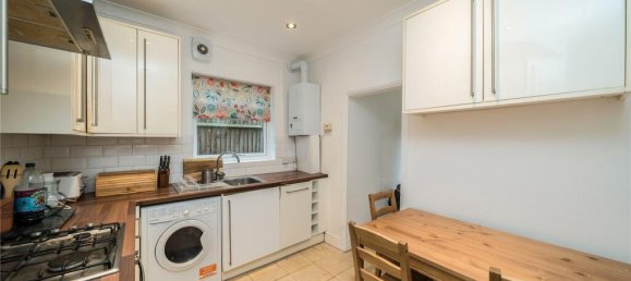 2 bedrooms Maisonette in London, United Kingdom No. 12948 10