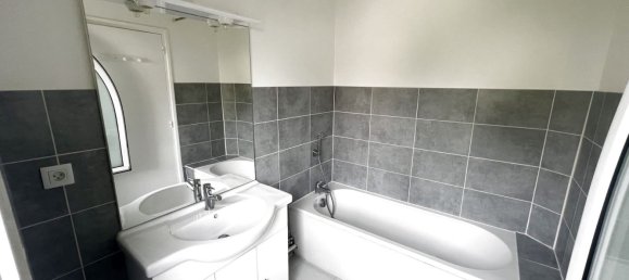 Dúplex de 1 dormitorio en La Chapelle-en-Serval, France No. 274419 3