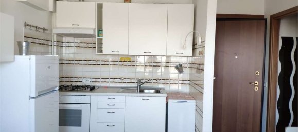 Квартира с 2 комнатами в Римини, Италия № 115379 2