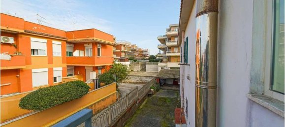 Villa de 8 habitaciónes en Pomezia, Italy No. 25736 37