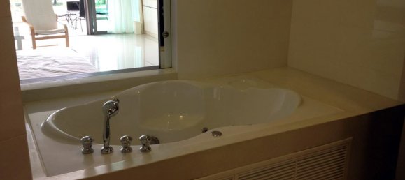 Studio in the Condo in Pattaya, Thailand No. 3821 11