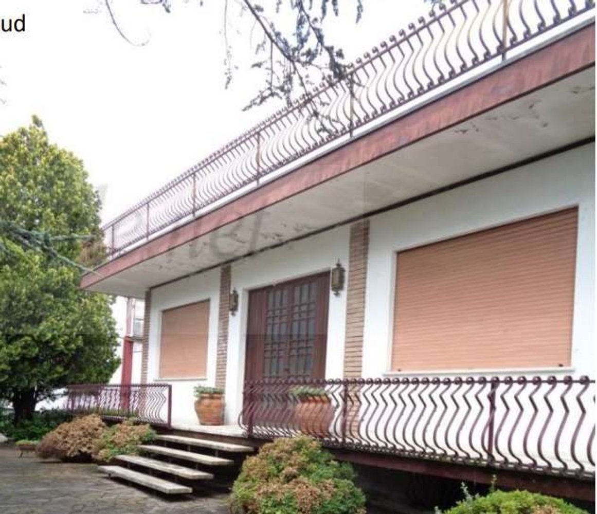 14 rooms Apartment in Sandrigo, Italy No. 207009