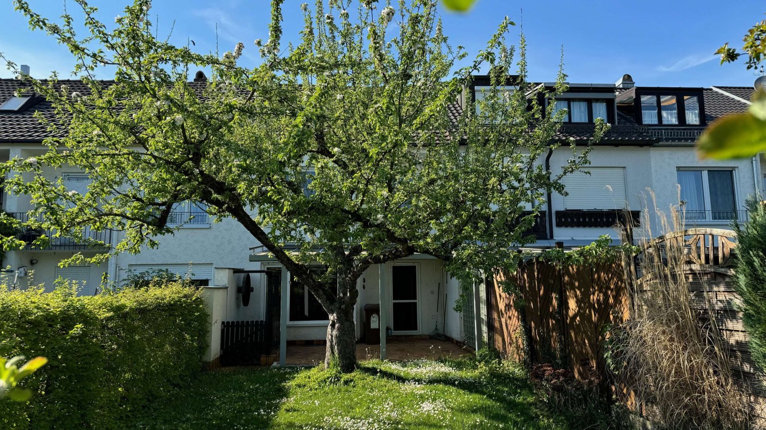 Moradia em banda de 4 divisões em Augsburg, Germany N.º 109493