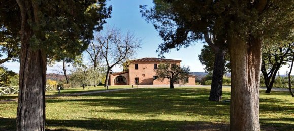 10 bedrooms House in Chiusi, Italy No. 381798 16